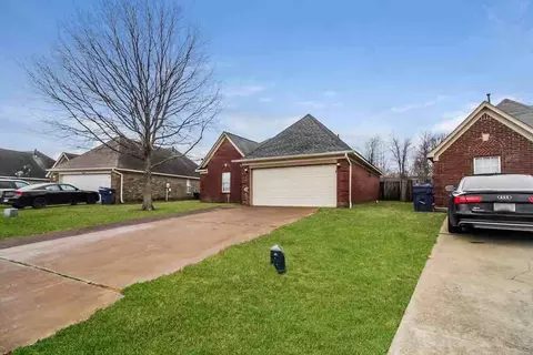 3860 Conrail Cir, Horn Lake, MS 38637