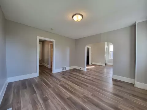 209 Olinda Ave, Des Moines, IA 50315