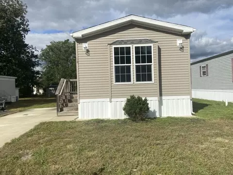 36 Woodchuck Pkwy, Whiting, NJ 08759