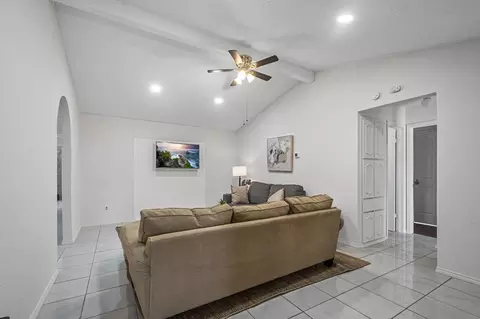 1009 High Point Rd - Groups Unit, Arlington, TX 76015