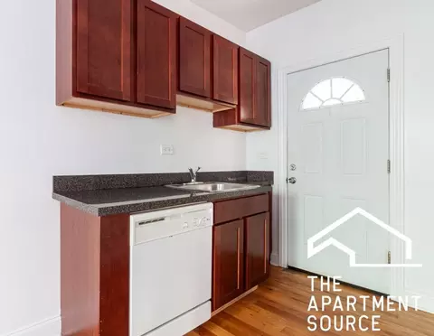 3823 N Fremont St #W1, Chicago, IL 60613