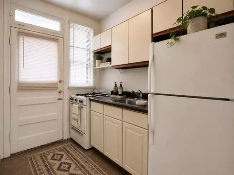 620 W Barry Ave #S2, Chicago, IL 60657