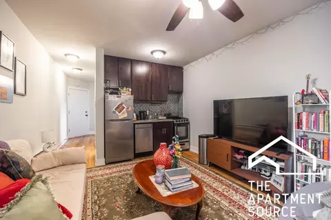 823 W Cornelia Ave #218, Chicago, IL 60657