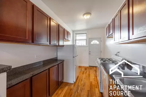 823 W Waveland Ave #S1, Chicago, IL 60613