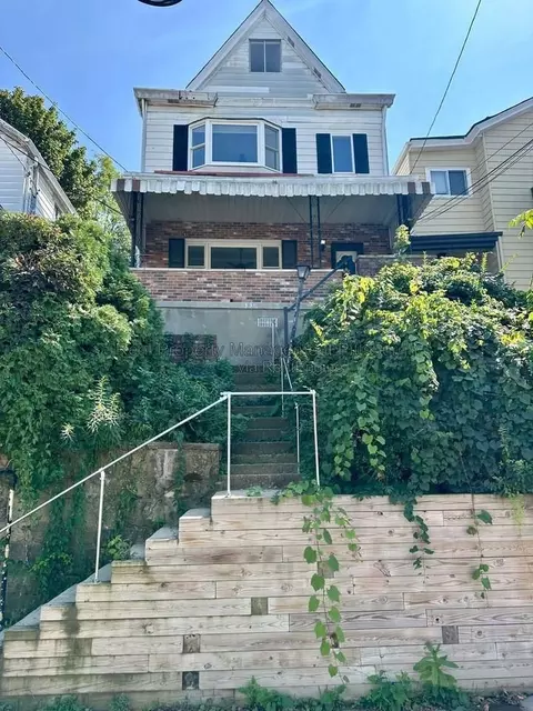 33 Natchez St, Pittsburgh, PA 15211