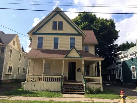 32 Charles St, Cortland, NY 13045