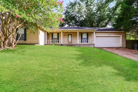 7055 Shadow Oaks Dr, Memphis, TN 38125