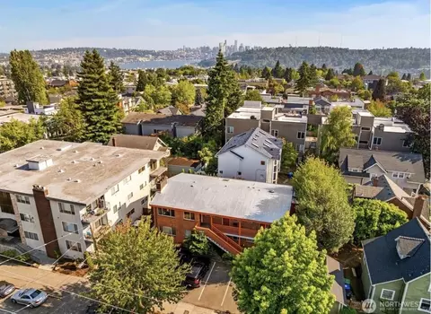 461 N 45th St #6, Seattle, WA 98103