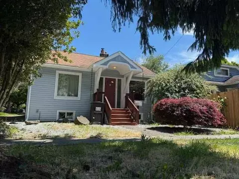 5518 8th Ave NE #NA, Seattle, WA 98105