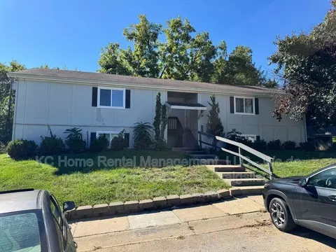 4721 Switzer Rd, Merriam, KS 66203