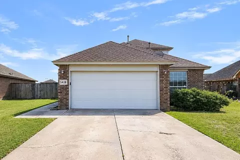 1418 SW 24th St, Moore, OK 73170