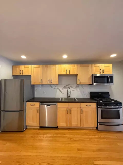 Undisclosed, Chicago, IL 60657
