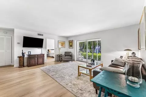 207 Tropic Isle Dr #210, Delray Beach, FL 33483