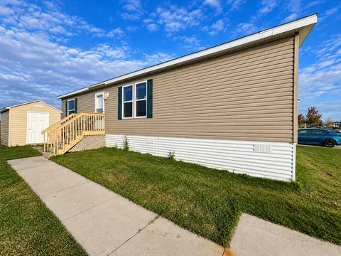 2013 Peregrine Ave NW #423, Stewartville, MN 55976