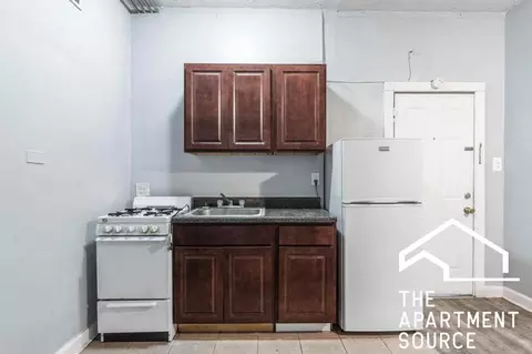 4735 N Beacon St #104, Chicago, IL 60640