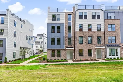 20810 Cloongee Ter, Sterling, VA 20166