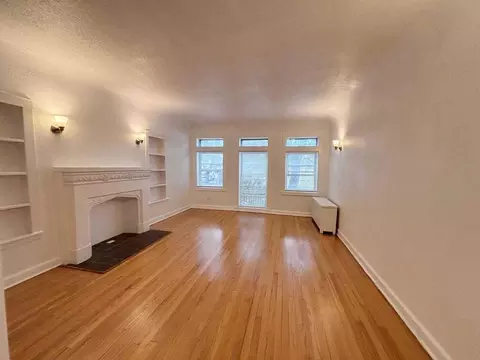 6305 N Washtenaw Ave #1, Chicago, IL 60659