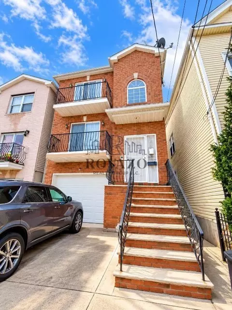 440 S 19th St #1D, Newark, NJ 07103