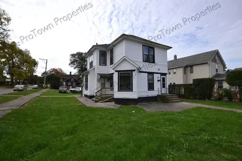 658 2nd Ave #1N, Joliet, IL 60433
