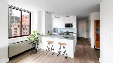 444 W 35th St #16C, New York, NY 10001