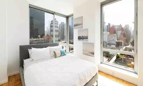 455 W 37th St #906, New York, NY 10018
