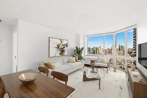 420 W 42nd St #15G, New York, NY 10036