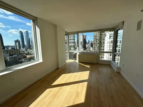 350 W 37th St #14H, New York, NY 10018