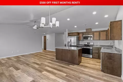 31 Erickson Ave, Shady Cove, OR 97539