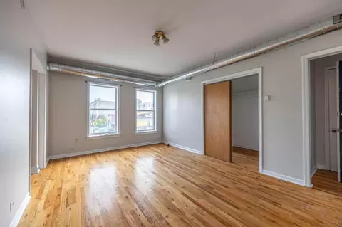 2712 N Milwaukee Ave #208, Chicago, IL 60647
