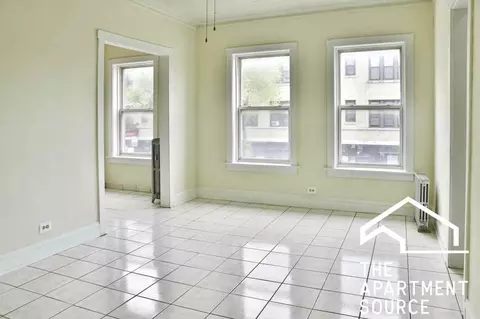 2712 N Milwaukee Ave #205, Chicago, IL 60647