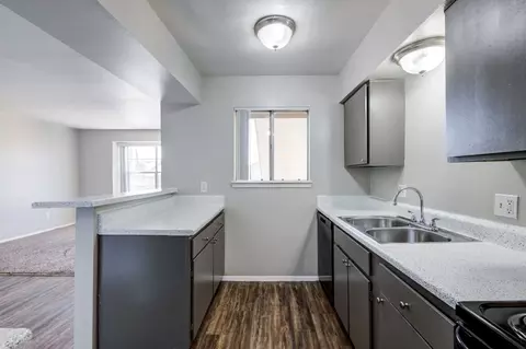 2735 E 8th St, Odessa, TX 79761