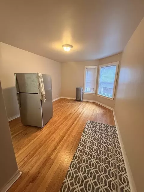 4033 W Melrose St, Chicago, IL 60641
