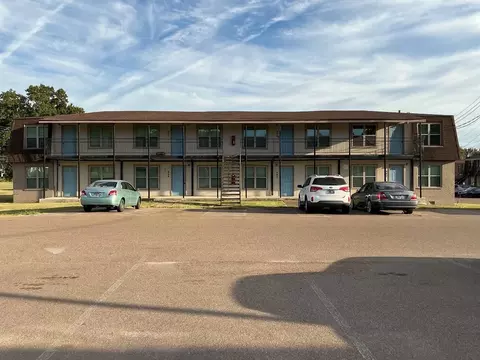 1160 Hollywood Dr #683, Jackson, TN 38301
