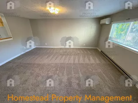 1805 Market St NE, Salem, OR 97301