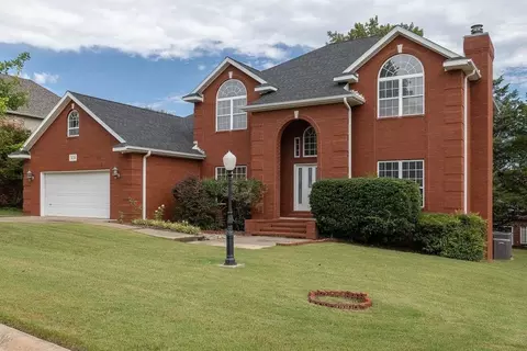 3236 E Piper Gln, Fayetteville, AR 72703