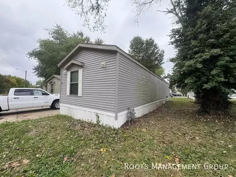 200 Paradise Acres Rd #14, Carterville, IL 62918