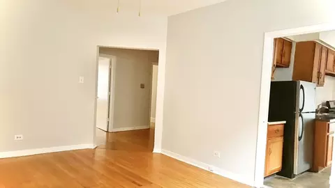 5453 S Everett Ave #2B, Chicago, IL 60615
