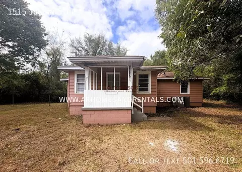 1515 Julian St, North Little Rock, AR 72114