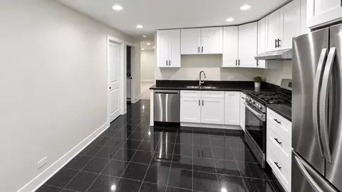2821 N Campbell Ave #2, Chicago, IL 60618