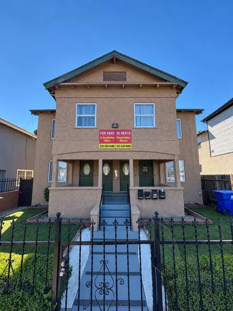 221 W 88th St, Los Angeles, CA 90003