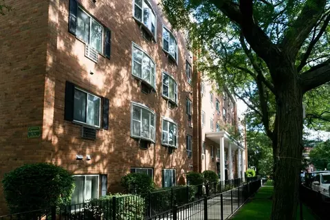 3825 N Pine Grove Ave #315, Chicago, IL 60613