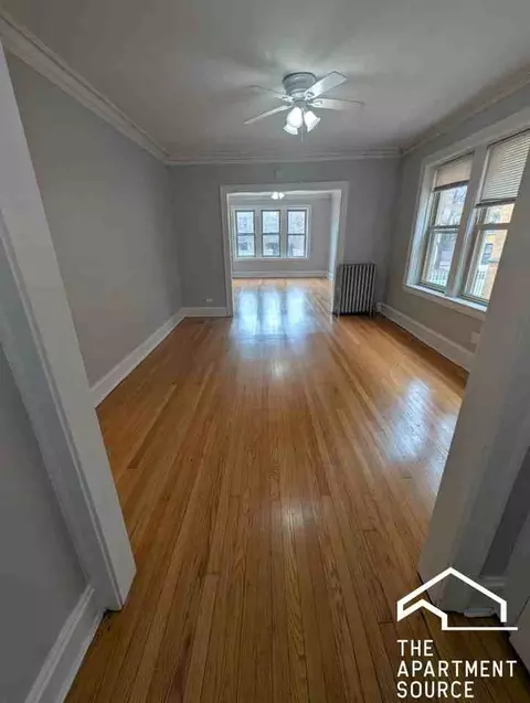 3438 W Foster Ave #2S, Chicago, IL 60625