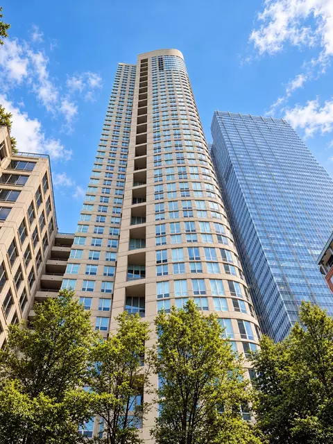345 N La Salle Dr #2607, Chicago, IL 60654