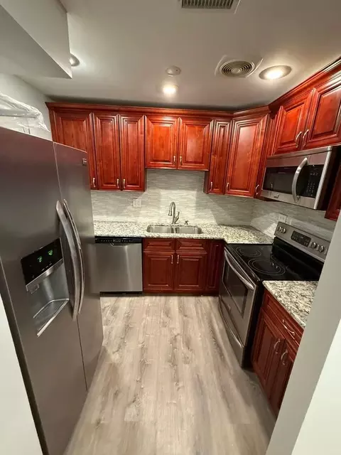 744 W Gordon Ter #108, Chicago, IL 60613