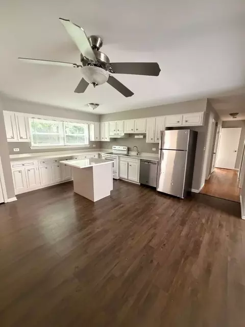 1 Scotdale Rd #2, La Grange Park, IL 60526