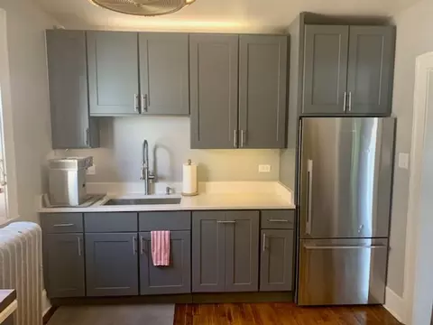 2439 W Gunnison St #3, Chicago, IL 60625