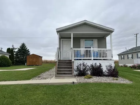 18 Drake Ln, Beecher, IL 60401