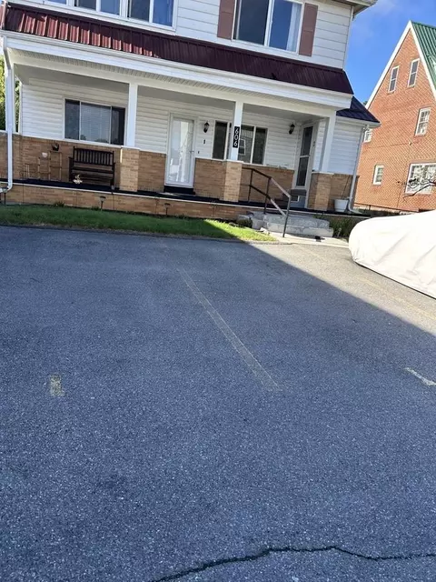 606 Island St #1, Princeton, WV 24740