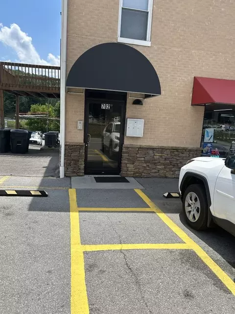 702 Oakvale Rd #202, Princeton, WV 24740
