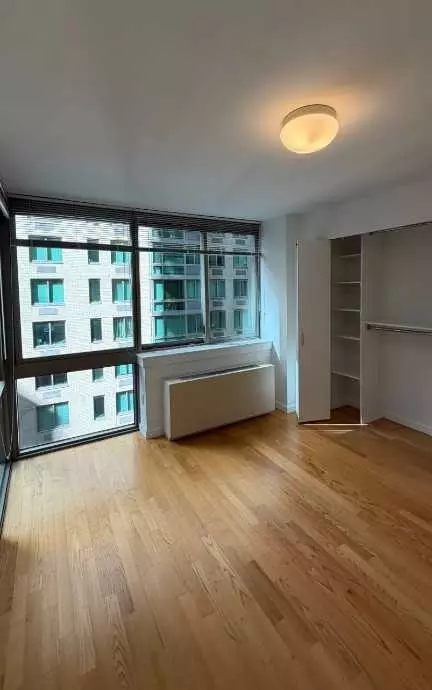 2 Gold St #2010, New York, NY 10038